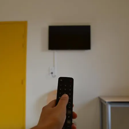 Auberge de jeunesse Cref - *