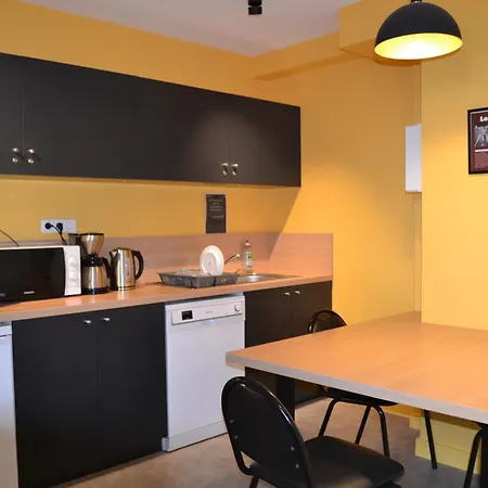Cref - Auberge de jeunesse *