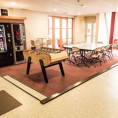 Cref - Auberge de jeunesse *