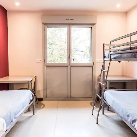 Cref - Auberge de jeunesse *