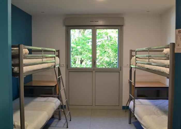 Cref - Auberge de jeunesse *