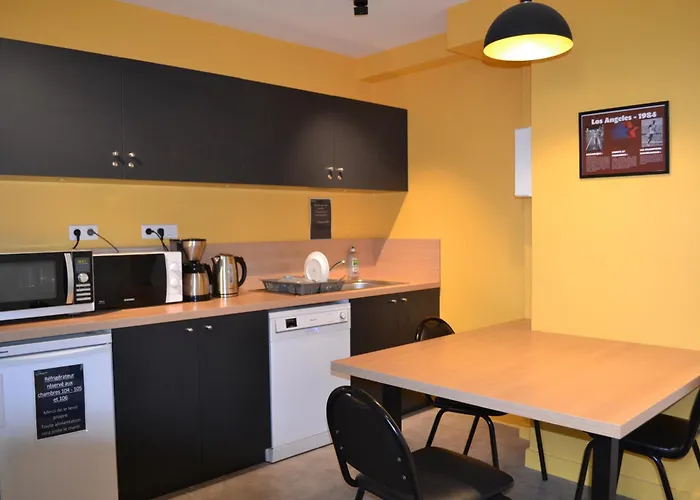 Cref - Auberge de jeunesse *