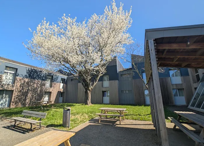 Cref - * Laval (Mayenne)